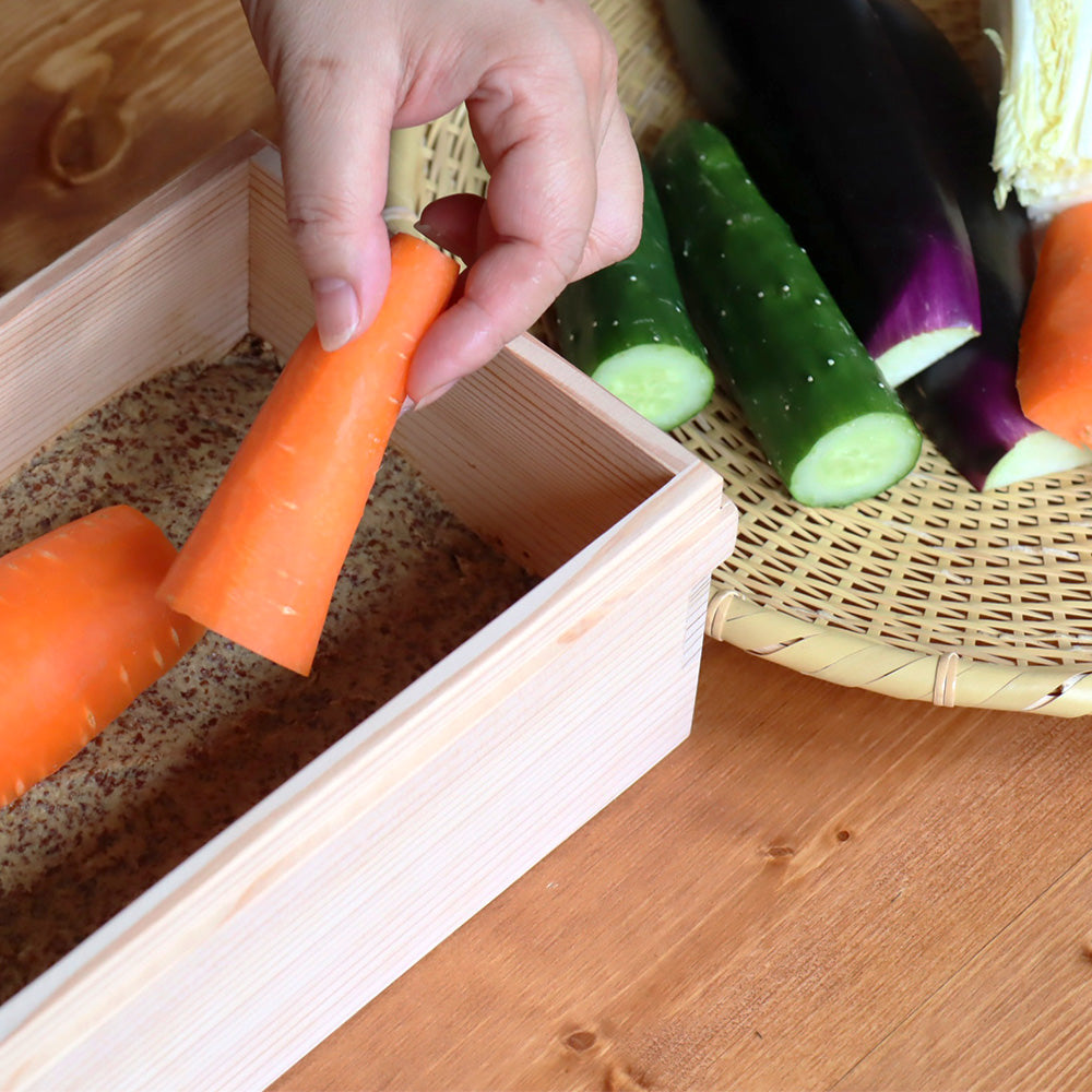 明治時代、有田焼窯元 晩香窯庄健「香晩」の銘あり火鉢、手