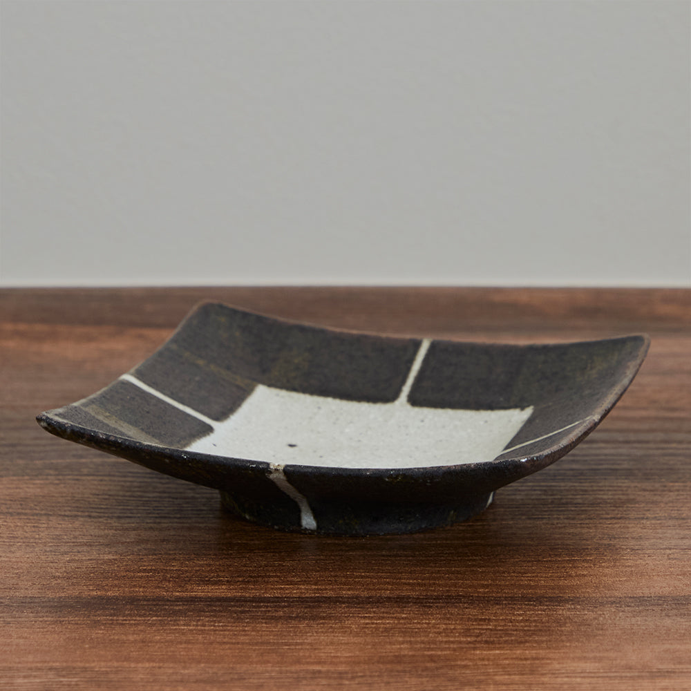 Shiramizu workshop iron black 4 inch square plate