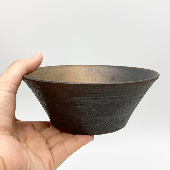 round bowl black