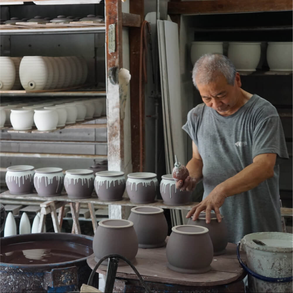 飴釉　蓋付き壺 7b4be32205d451f320e93a3a1fa50e