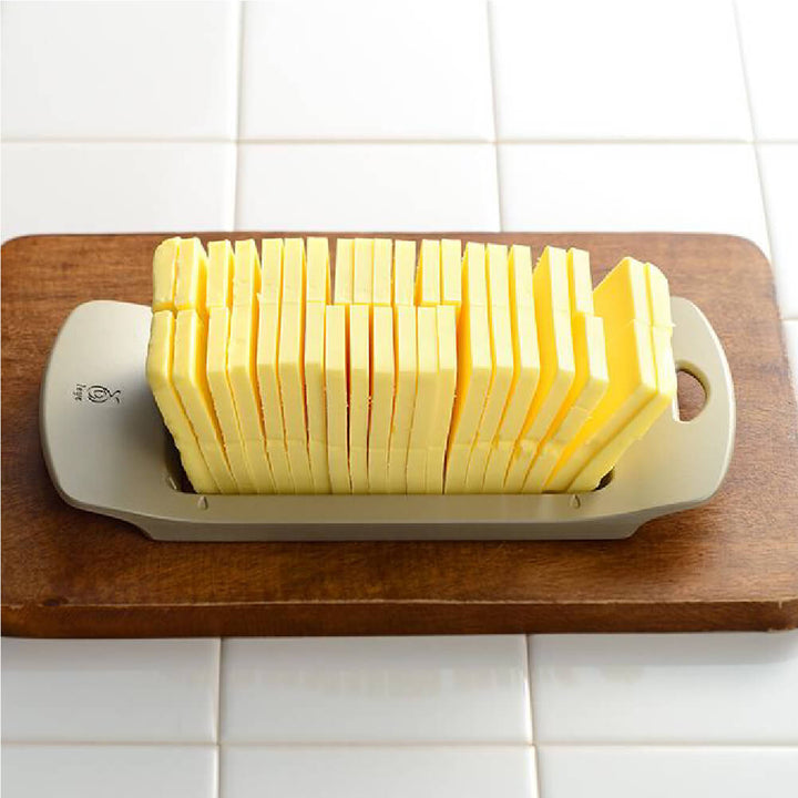 Butter cutter that cuts smoothly with leye wire