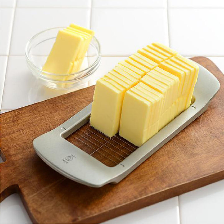 Butter cutter that cuts smoothly with leye wire